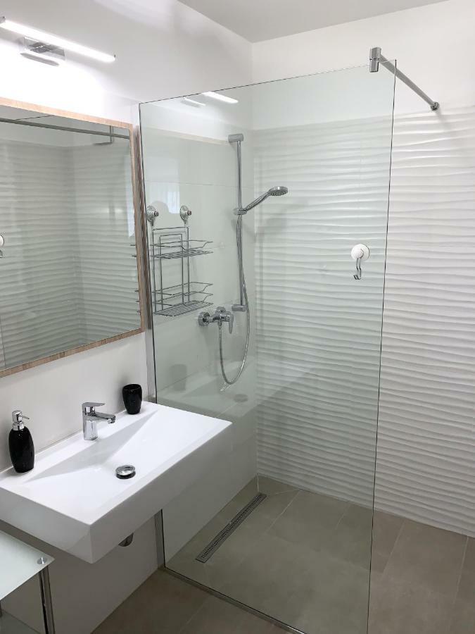 Exclusive Home - C. Apartman Pecs Exterior photo